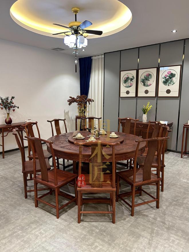 木匠：红木餐桌口碑之选AG真人登录入口盛世周(图2)